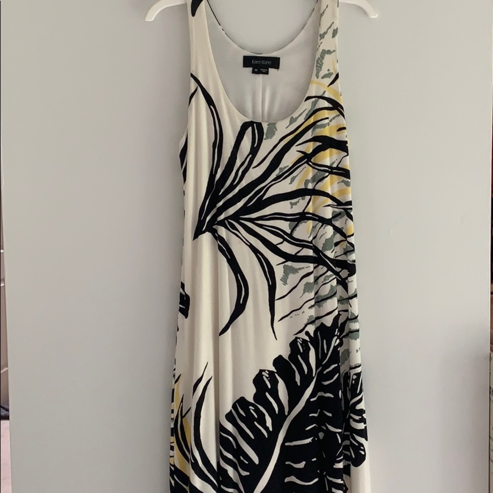 Sleeveless dress.